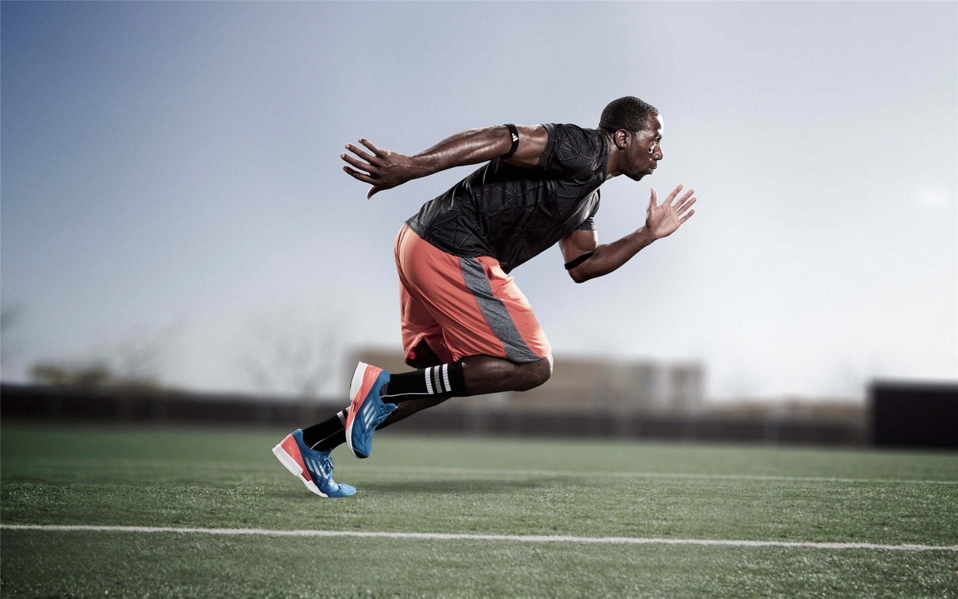 雄鹿带队取胜!阿扎伦卡重要时刻战术调整气势如虹延续